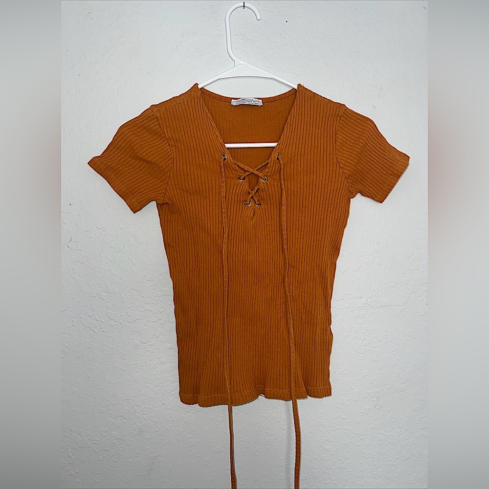 Short sleeve low cut tie shirt size small burnt orange